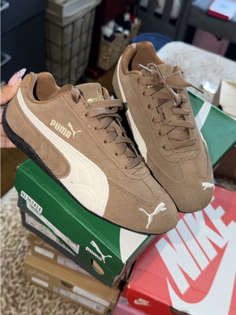 PUMA WOMENS Brown Suede Roma Sneakers with White Formstripe